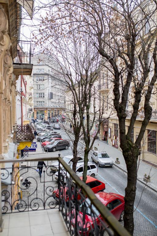 Апартаменти On Skoryka Str *