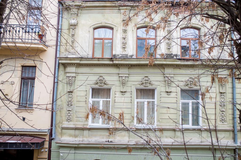 Апартаменти On Skoryka Str *